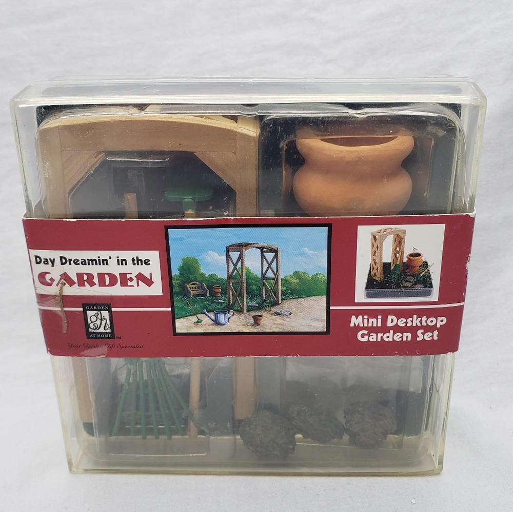 Mini Desktop Garden Set 2006 Cottage